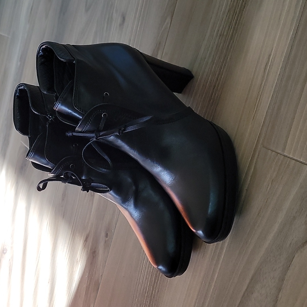 Stuart Weitzman Boots